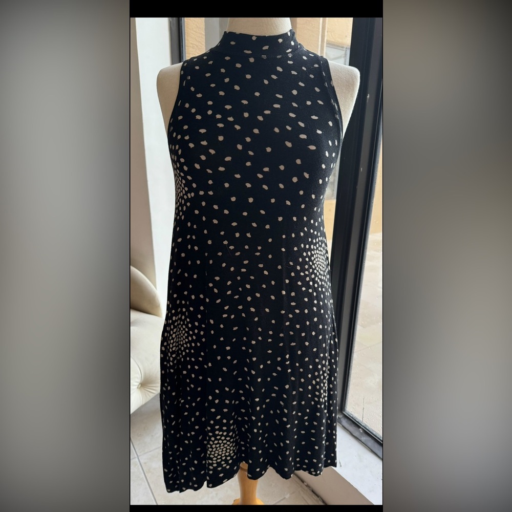 Maeve dress size can but the fabric is elastic so fit me. I am  S or M